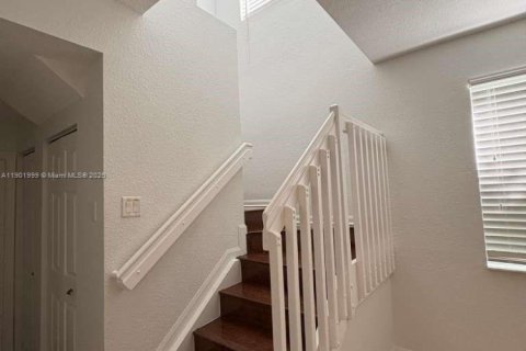 House in Weston, Florida 4 bedrooms, 193.98 sq.m. № 1953783 - photo 11