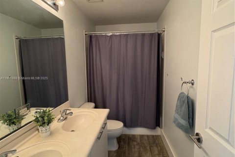 House in Weston, Florida 4 bedrooms, 193.98 sq.m. № 1953783 - photo 29