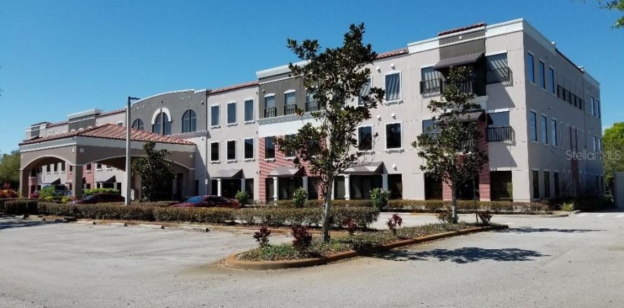 Propiedad comercial en Oviedo, Florida 110.46 m2 № 761806