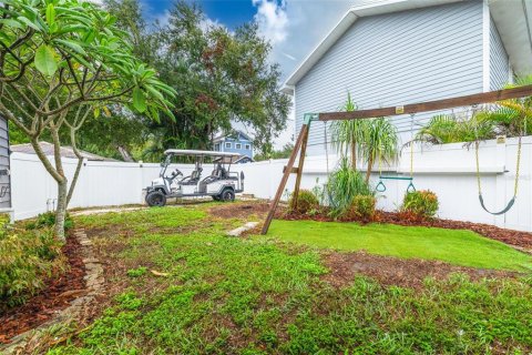 House in Saint Petersburg, Florida 3 bedrooms, 133.59 sq.m. № 2425238 - photo 22