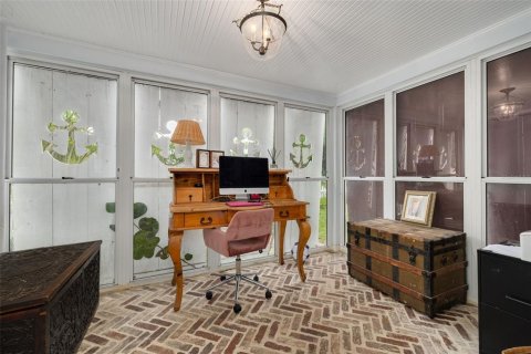 House in Saint Petersburg, Florida 3 bedrooms, 133.59 sq.m. № 2425238 - photo 21
