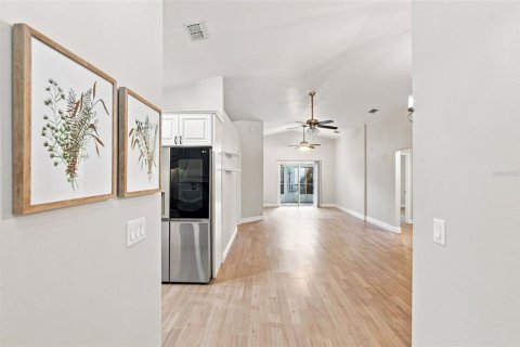 Villa ou maison à vendre à Orlando, Floride: 3 chambres, 122.45 m2 № 2355078 - photo 4