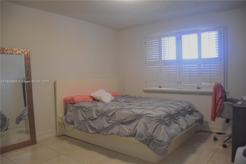 Copropriété à louer à Miami, Floride: 2 chambres, 99.87 m2 № 1927359 - photo 9