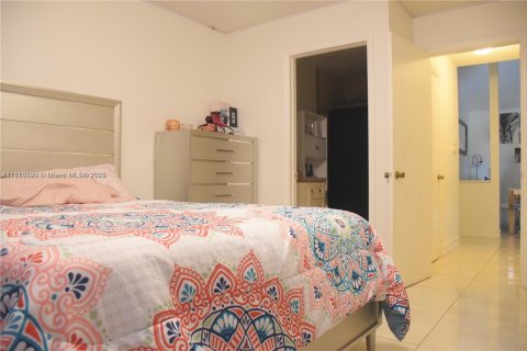 Copropriété à louer à Miami, Floride: 2 chambres, 99.87 m2 № 1927359 - photo 10