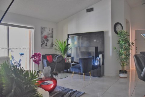 Copropriété à louer à Miami, Floride: 2 chambres, 99.87 m2 № 1927359 - photo 4