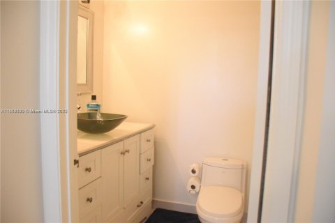 Copropriété à louer à Miami, Floride: 2 chambres, 99.87 m2 № 1927359 - photo 11