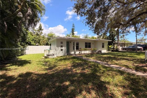 Купить виллу или дом в Майами, Флорида 3 спальни, 100.52м2, № 2068109 - фото 2