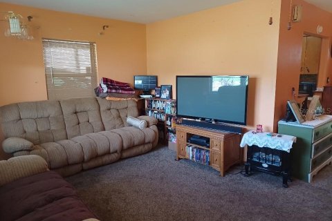 House in Leesburg, Florida 2 bedrooms, 100.98 sq.m. № 1815849 - photo 4