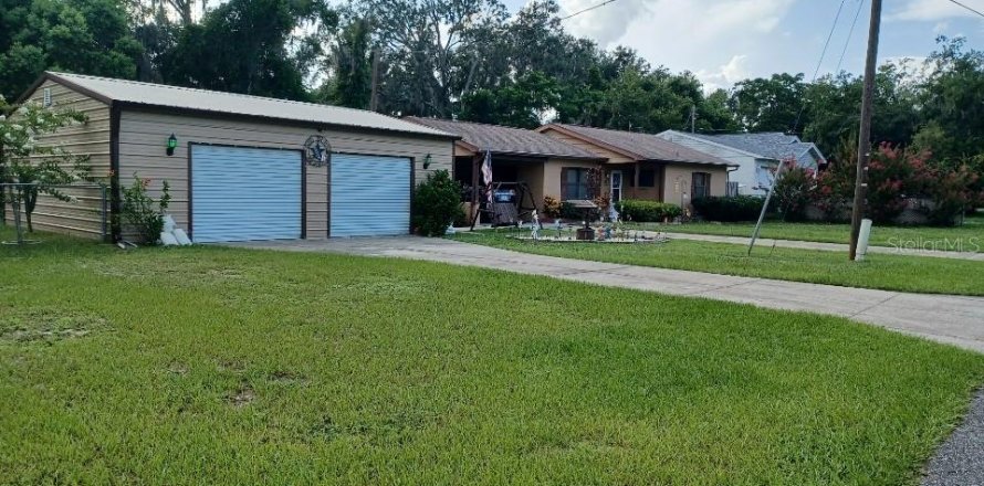 House in Leesburg, Florida 2 bedrooms, 100.98 sq.m. № 1815849