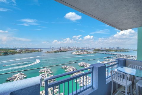 Condominio en Miami Beach, Florida, 2 dormitorios  № 2023457