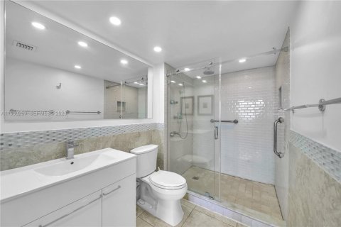 Condominio en alquiler en Miami Beach, Florida, 2 dormitorios, 101.26 m2 № 2023457 - foto 15