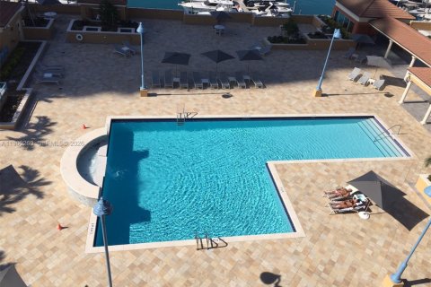 Condominio en alquiler en Miami Beach, Florida, 2 dormitorios, 101.26 m2 № 2023457 - foto 26