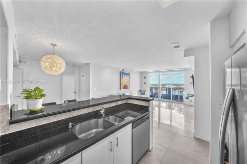 Condominio en alquiler en Miami Beach, Florida, 2 dormitorios, 101.26 m2 № 2023457 - foto 3