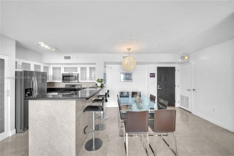 Condominio en alquiler en Miami Beach, Florida, 2 dormitorios, 101.26 m2 № 2023457 - foto 8