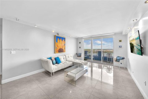 Condominio en alquiler en Miami Beach, Florida, 2 dormitorios, 101.26 m2 № 2023457 - foto 6