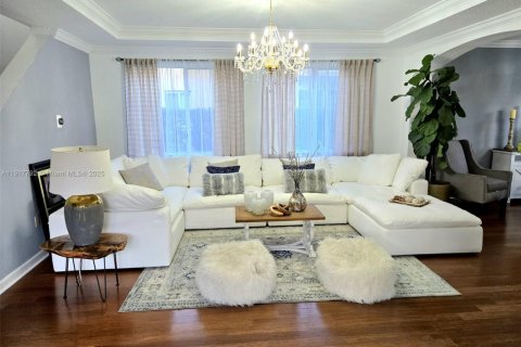 Casa en venta en Homestead, Florida, 5 dormitorios, 331.38 m2 № 2017015 - foto 11