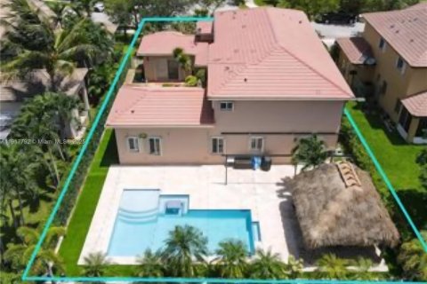 Casa en venta en Homestead, Florida, 5 dormitorios, 331.38 m2 № 2017015 - foto 2