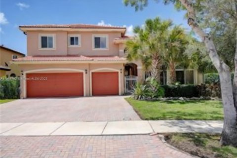 Casa en Homestead, Florida 5 dormitorios, 331.38 m2 № 2017015