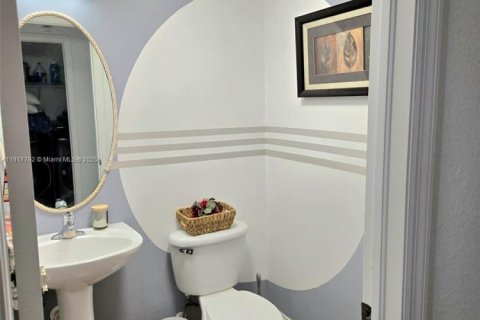 Casa en venta en Homestead, Florida, 5 dormitorios, 331.38 m2 № 2017015 - foto 21