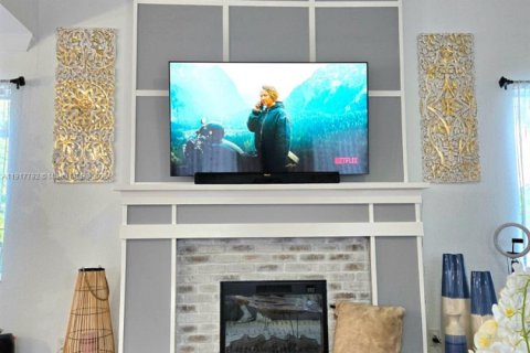 Casa en venta en Homestead, Florida, 5 dormitorios, 331.38 m2 № 2017015 - foto 12