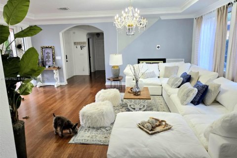 Casa en venta en Homestead, Florida, 5 dormitorios, 331.38 m2 № 2017015 - foto 9