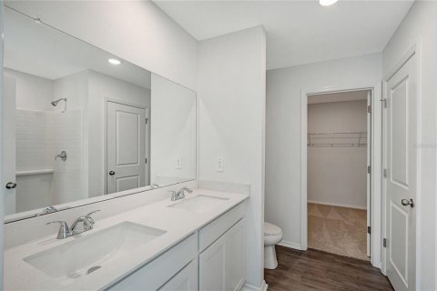 House in Sarasota, Florida 4 bedrooms, 182.74 sq.m. № 2400308 - photo 10