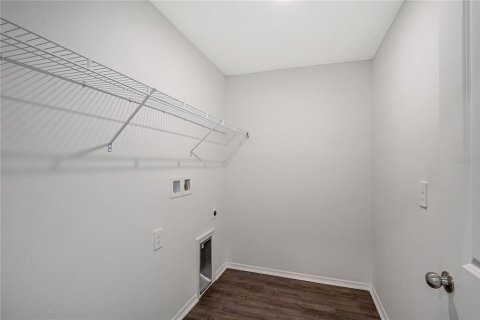 House in Sarasota, Florida 4 bedrooms, 182.74 sq.m. № 2400308 - photo 18
