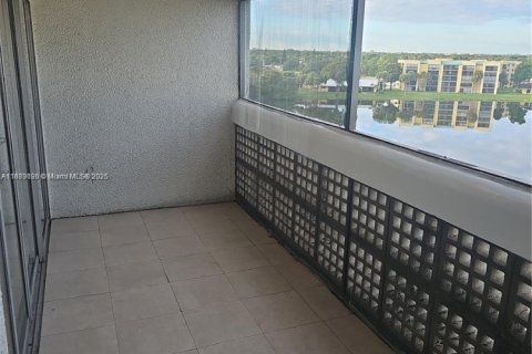 Снять в аренду кондоминиум в Лодерхилл, Флорида 2 спальни, 117.06м2, № 1945227 - фото 9