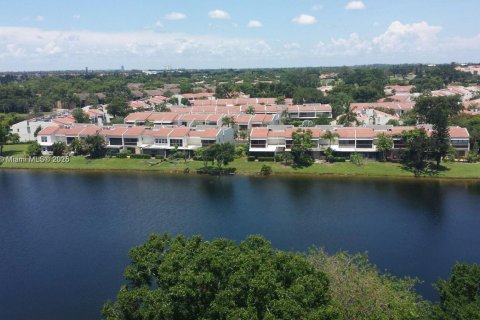 Снять в аренду кондоминиум в Лодерхилл, Флорида 2 спальни, 117.06м2, № 1945227 - фото 10