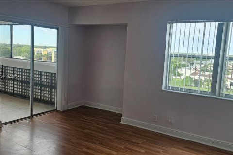 Снять в аренду кондоминиум в Лодерхилл, Флорида 2 спальни, 117.06м2, № 1945227 - фото 5