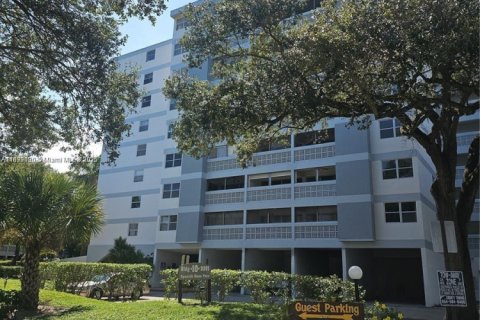 Снять в аренду кондоминиум в Лодерхилл, Флорида 2 спальни, 117.06м2, № 1945227 - фото 1
