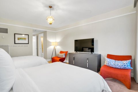 Condo in Miami, Florida, 2 bedrooms  № 1937680 - photo 21