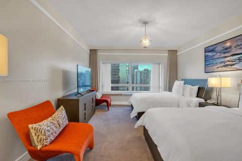 Condo in Miami, Florida, 2 bedrooms  № 1937680 - photo 24