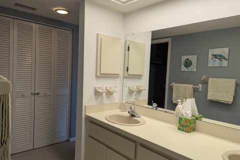 Condo in Seminole, Florida, 2 bedrooms  № 1917127 - photo 19