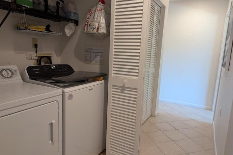 Condo in Seminole, Florida, 2 bedrooms  № 1917127 - photo 14