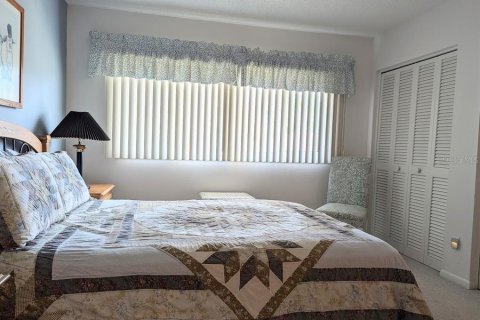 Condo in Seminole, Florida, 2 bedrooms  № 1917127 - photo 23