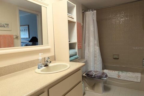 Condo in Seminole, Florida, 2 bedrooms  № 1917127 - photo 24