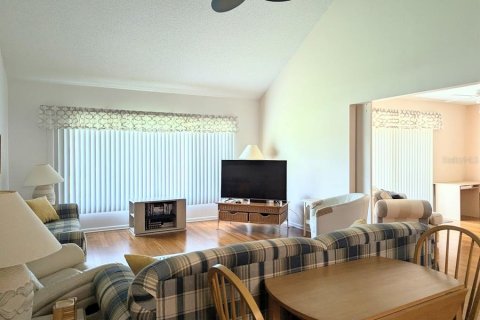 Condo in Seminole, Florida, 2 bedrooms  № 1917127 - photo 7