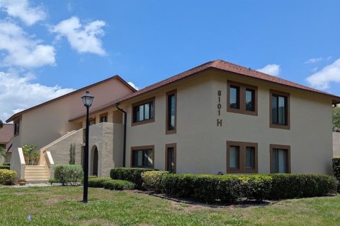 Condo in Seminole, Florida, 2 bedrooms  № 1917127 - photo 1