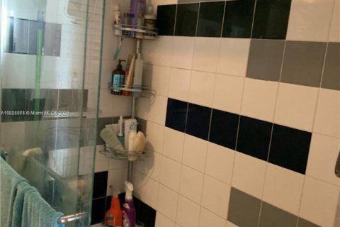 Condo in Aventura, Florida, 1 bedroom  № 1797126 - photo 11