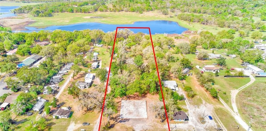 Commercial property in Dade City, Florida 107.02 sq.m. № 2097857