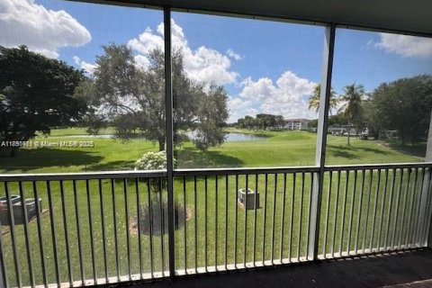 Condominio en venta en Pembroke Pines, Florida, 1 dormitorio, 63.64 m2 № 1950601 - foto 11