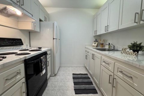 Condominio en venta en Pembroke Pines, Florida, 1 dormitorio, 63.64 m2 № 1950601 - foto 1