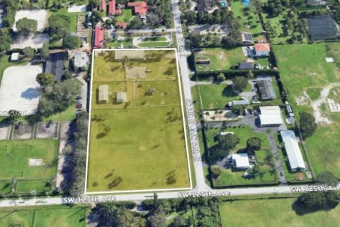 Купить коммерческую недвижимость в Майами, Флорида № 2051936 - фото 4