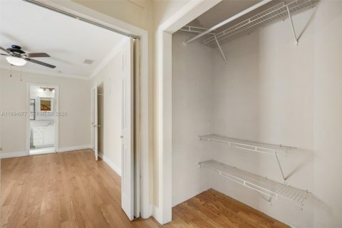 Villa ou maison à vendre à Hialeah, Floride: 4 chambres, 194.26 m2 № 2074237 - photo 20