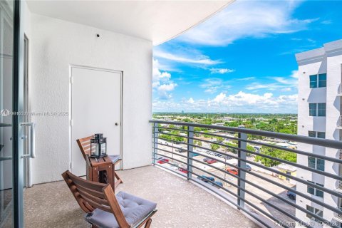 Copropriété à louer à Hollywood, Floride: 1 chambre, 75.72 m2 № 1974385 - photo 6
