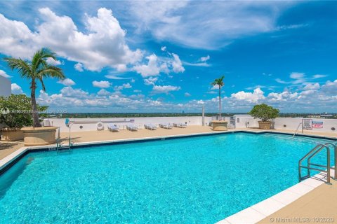 Condo à Hollywood, Floride, 1 chambre  № 1974385