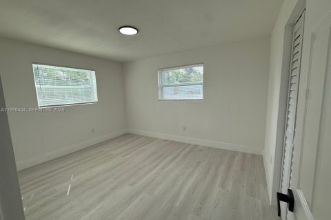 House in Miami, Florida 3 bedrooms, 121.05 sq.m. № 1997387 - photo 10