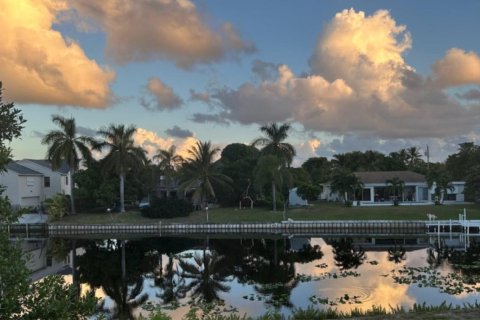 Adosado en alquiler en Lake Worth, Florida, 3 dormitorios, 146.6 m2 № 1065692 - foto 1