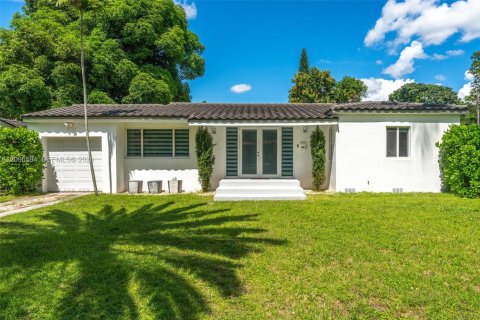 Villa ou maison à Miami Shores, Floride 2 chambres, 131.46 m2 № 2389511